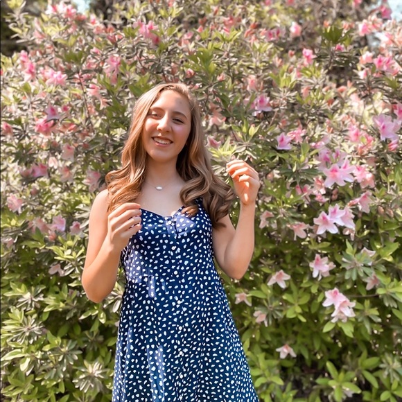 Meet your Posher, Caroline - Picture 1 of 1